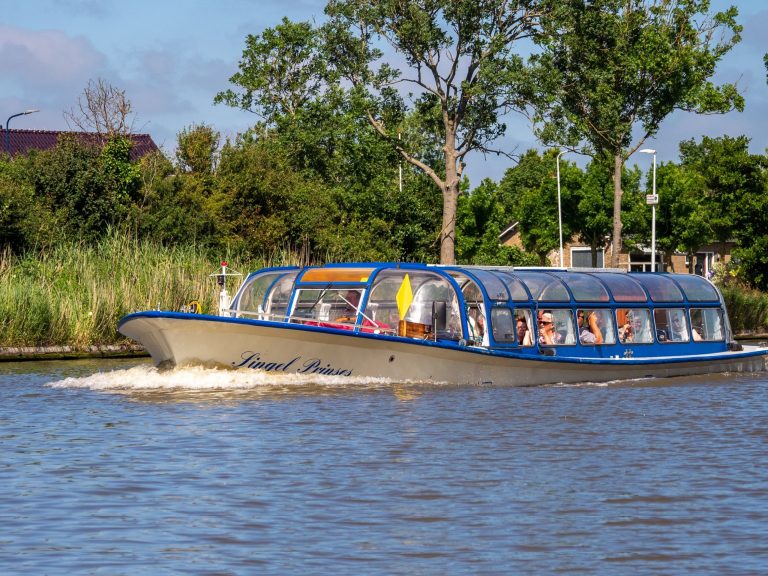 Rondvaarten Singel Prinses — Attracties in Harlingen